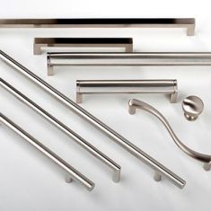 Bản lề, tay nắm cửa các loại